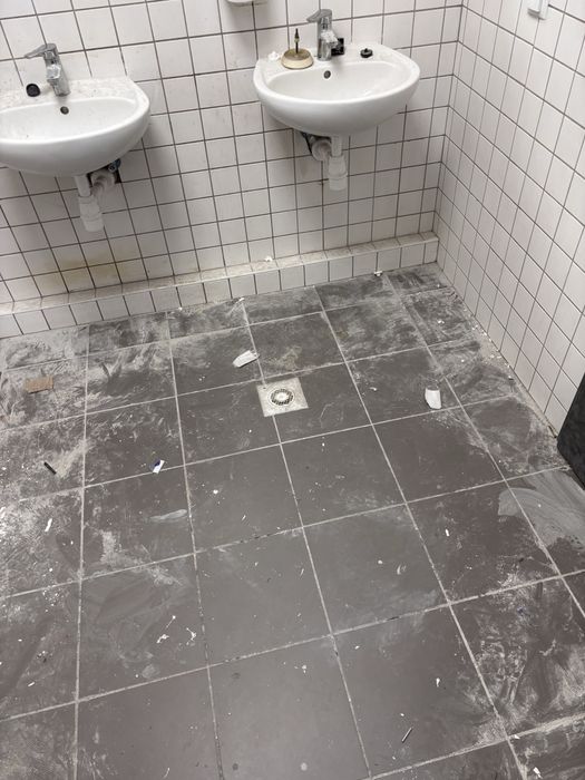 Sprzątanie po budowie po remoncie - biuro firma dom - doczyszczanie