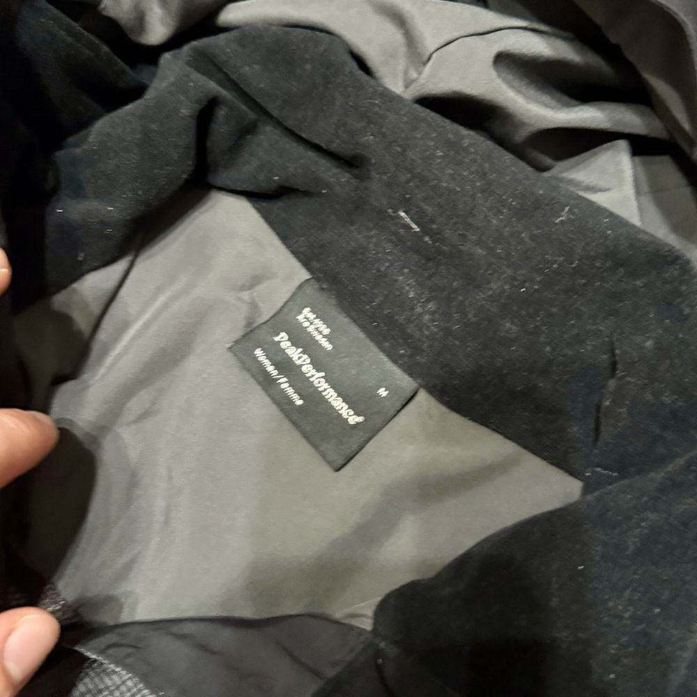 Жіноча куртка Peak Performance Gore Tex М розмір 2129