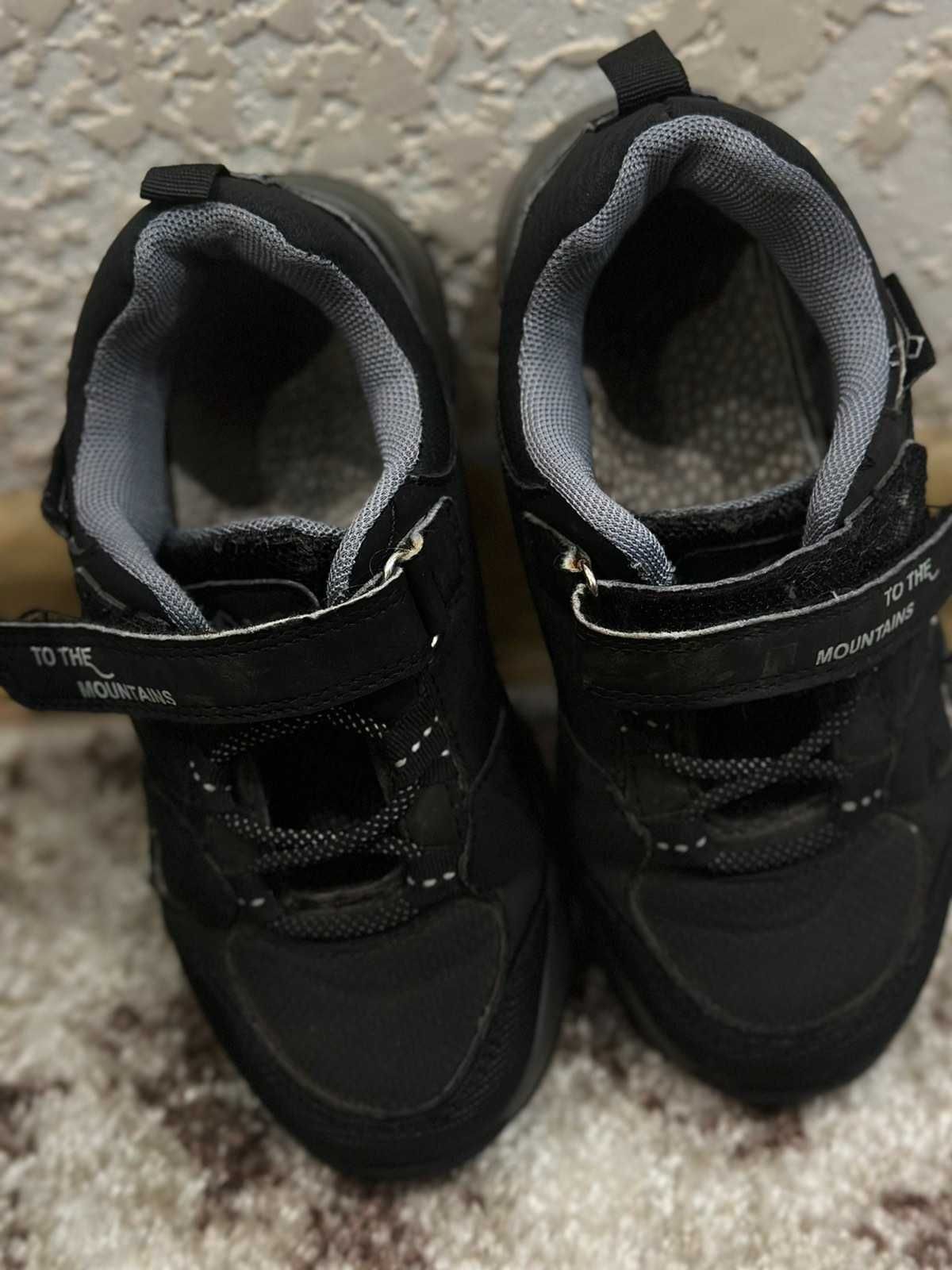 Кросівки дитячі чорного кольору