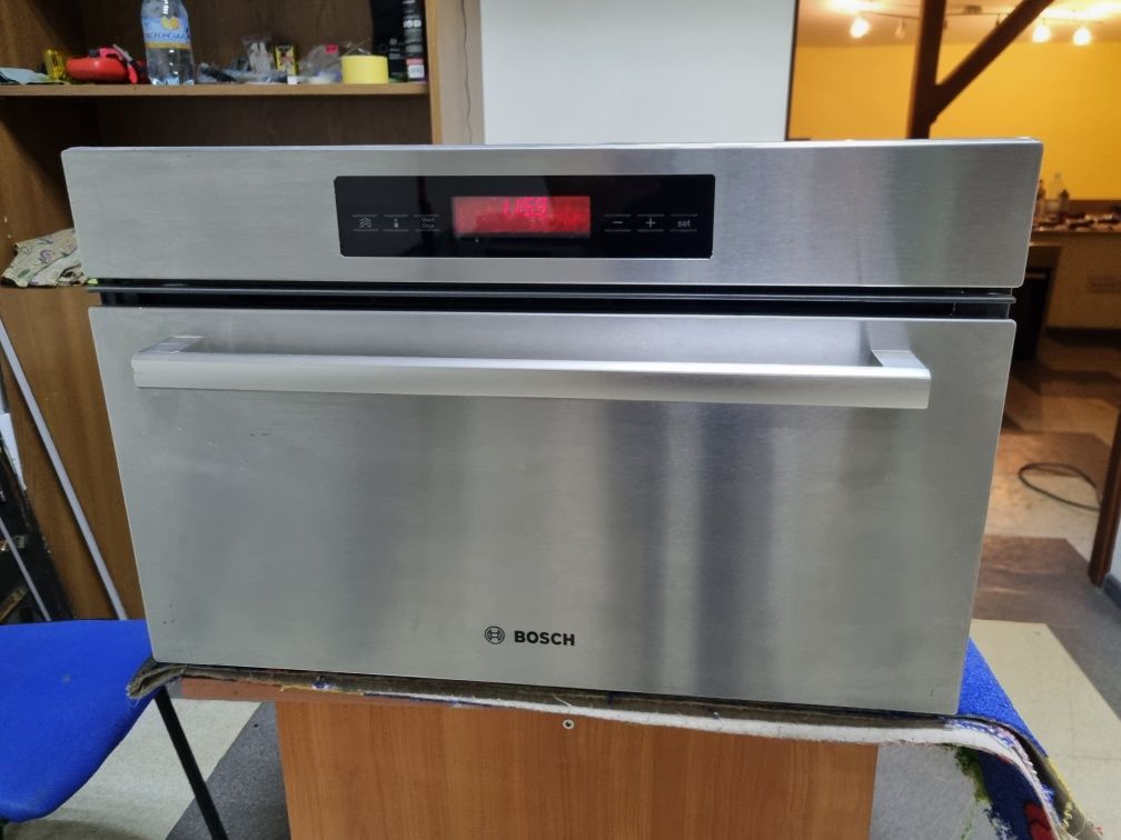 ТОП пароварка компактна духовка з паром Bosch HBC24D652