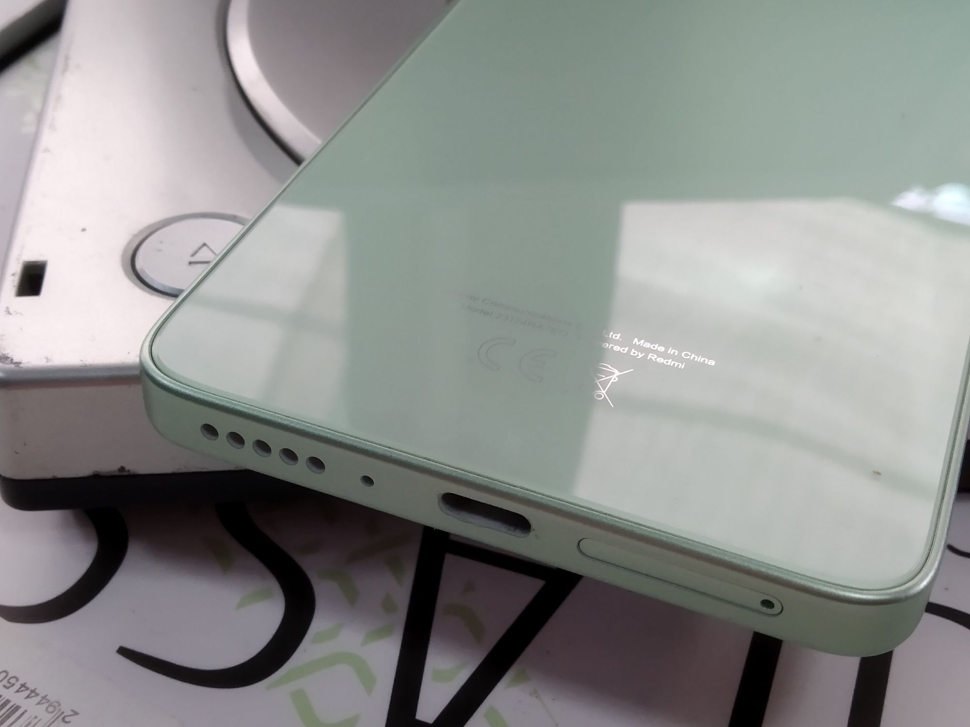 Телефон Xiaomi Redmi Note 13 (6+2/128Gb)Realme
