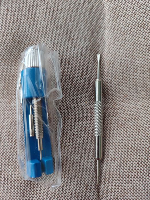 інструмент для зняття ланок з браслета годинника