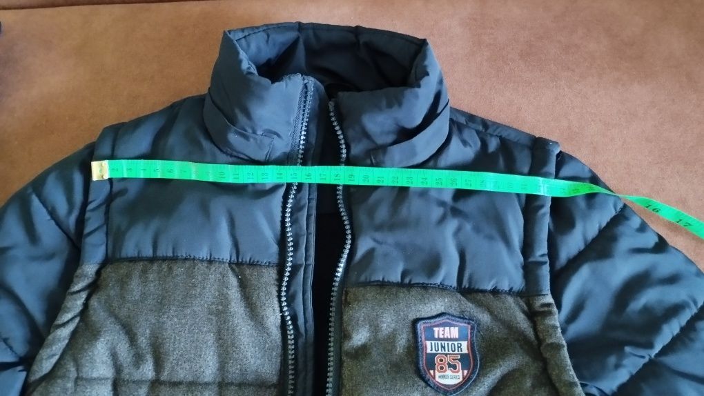 Продам курточку дитячу