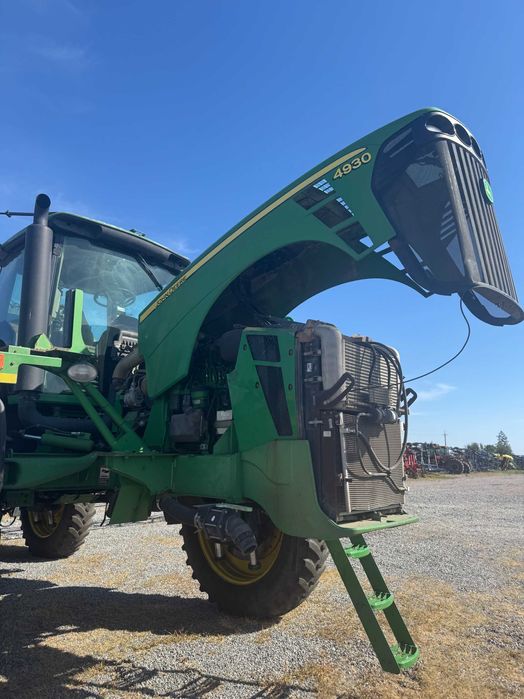Обприскувач John Deere 4930