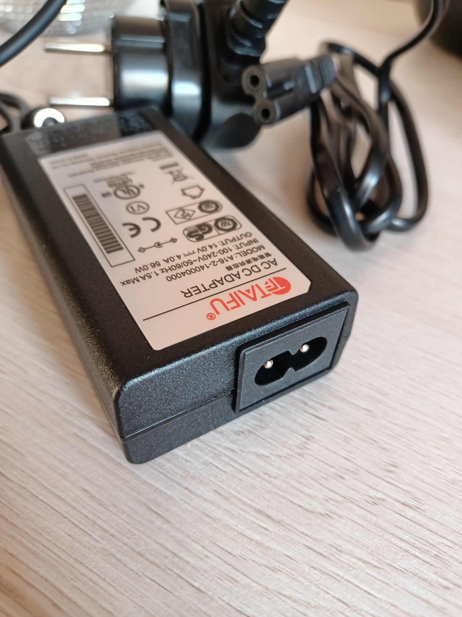 TAIFU DC 24 V Zasilacz ładowarka