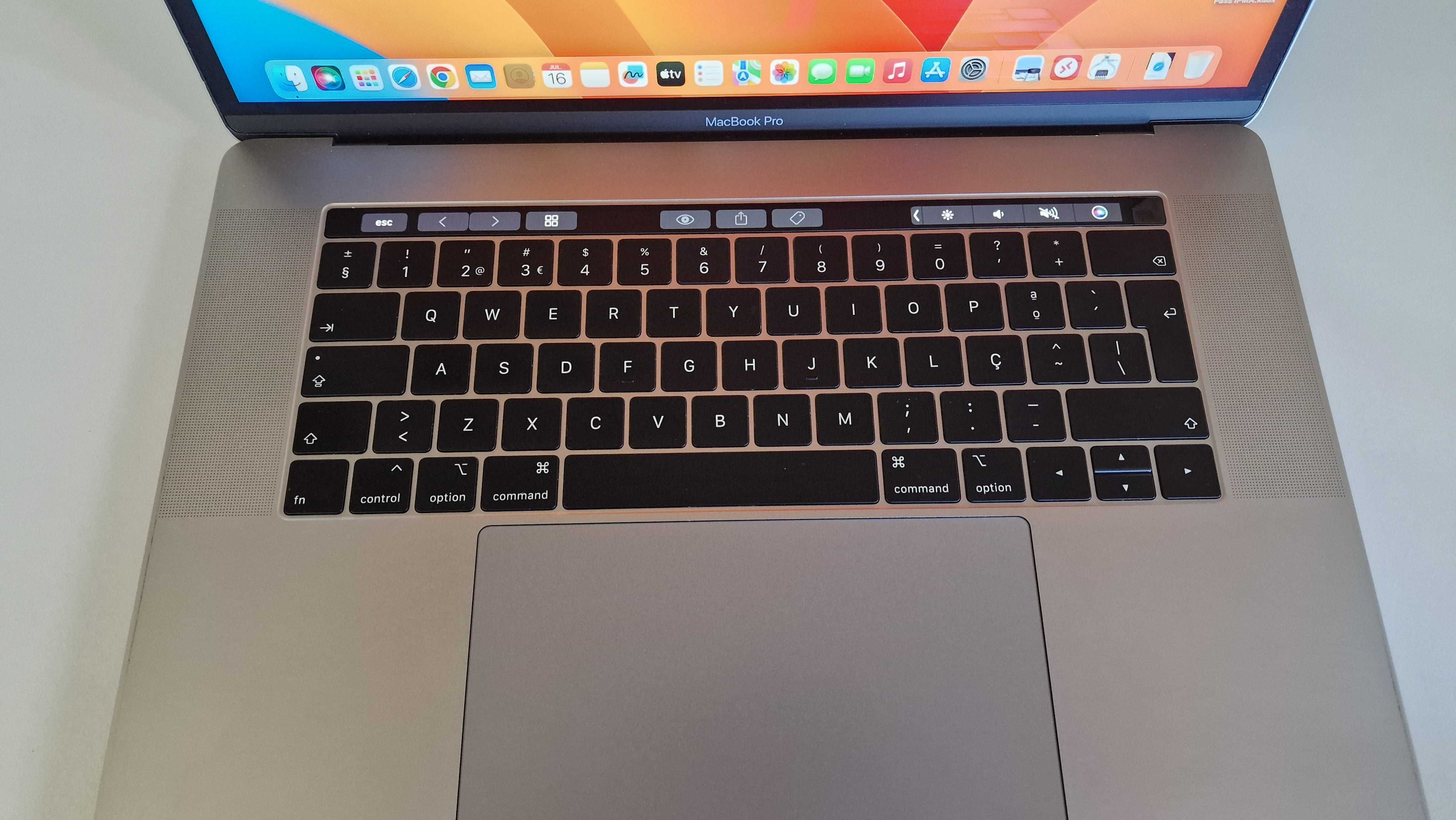 MacBook Pro 15.1" i7 16Gb A1990 TouchPad Parametrizável
