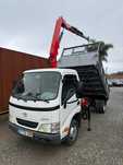 Toyota dyna tribasculante com grua