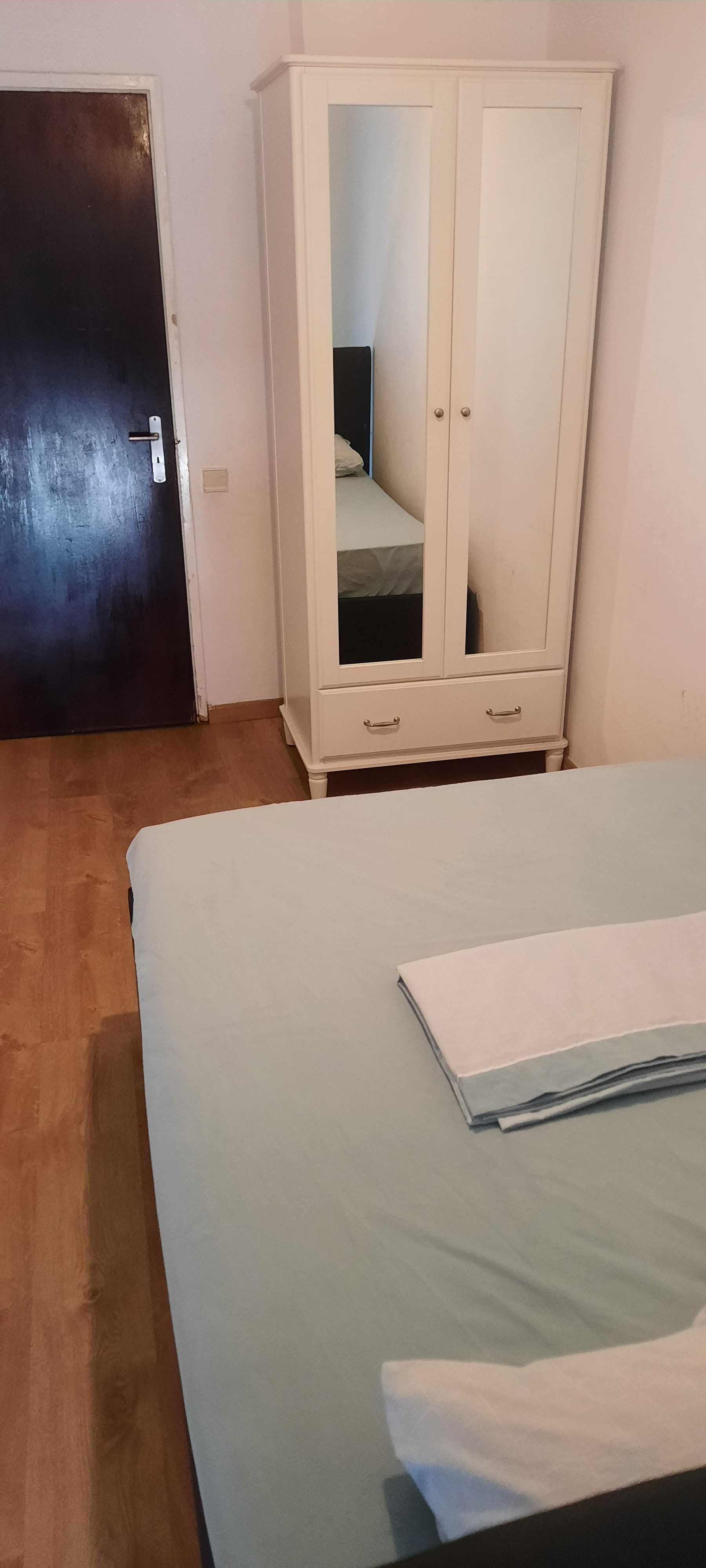 Quarto para arrendar
