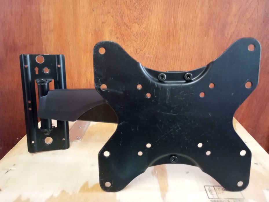 Uchwyt ścienny do telewizora lub monitora