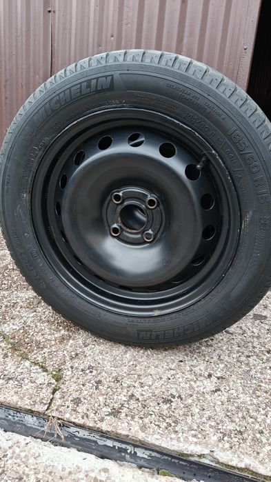 Komplet kół 4x100 z oponami letnimi Michelin Energy Saver 185/60/R15