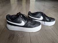 Sprzedam damskie buty nike