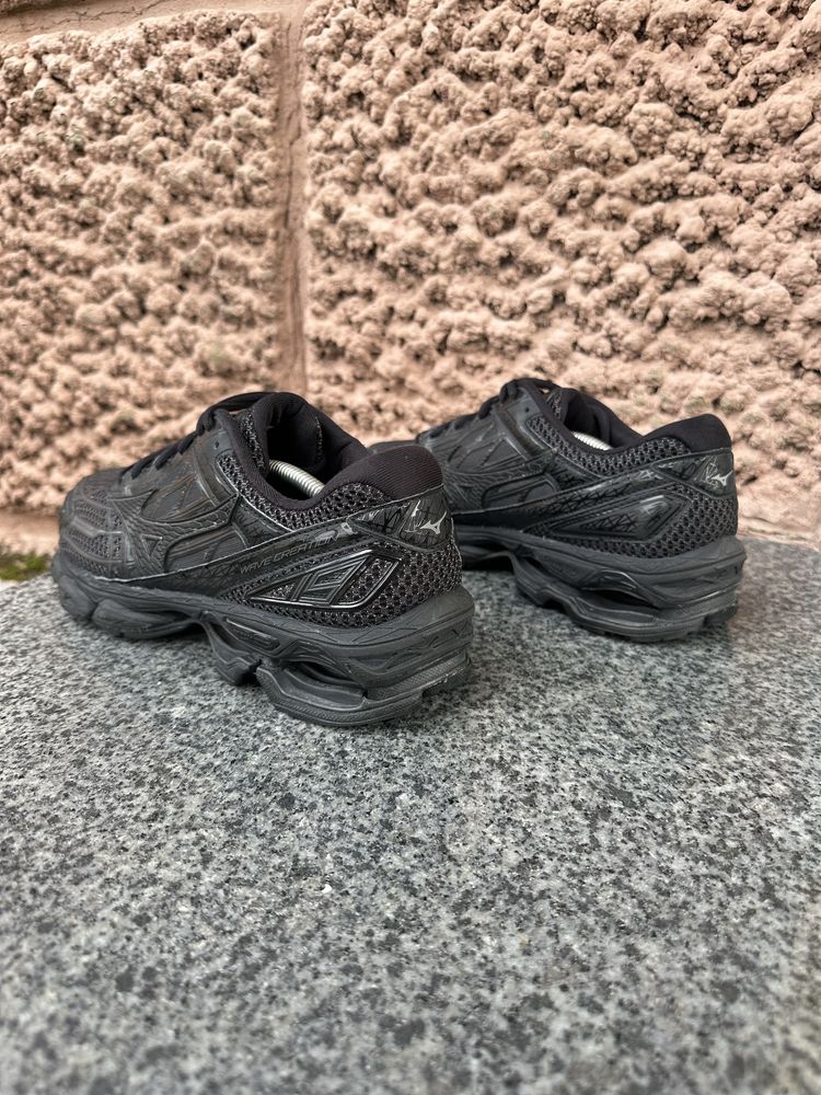 Mizuno Wave Creation 19 кроссовки оригинал 43 размер