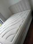 Vendo cama com colchão 2,00m x 1,60m