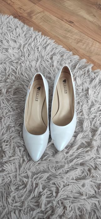 Buty ślubne białe perłowe Neścior czółenka