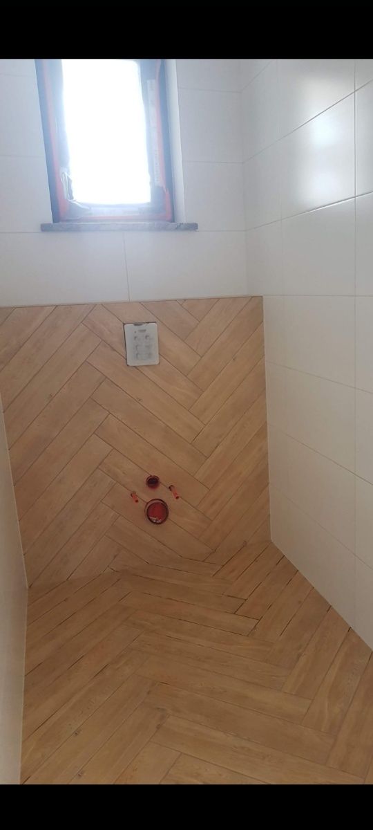Układanie płytek