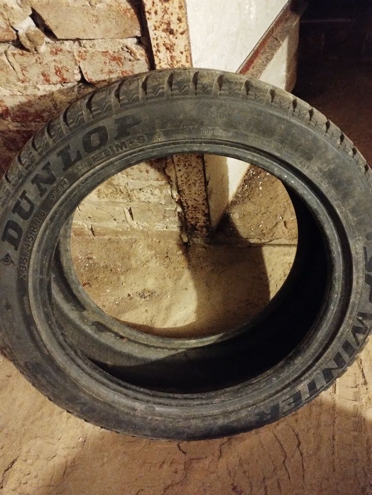 Dunlop SP winter 235/45/18 ,залишок 5 мм,1 шт.