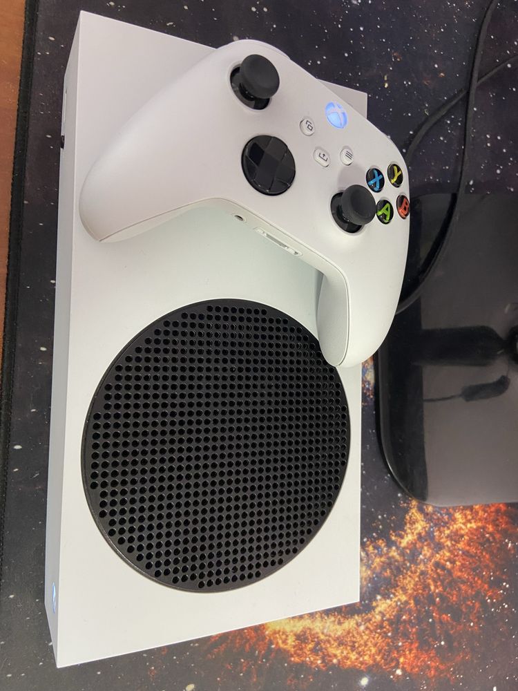 Продам Xbox Series S 512 gb