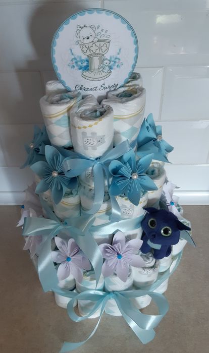 Tort z pieluch pieluszek chrzciny roczek