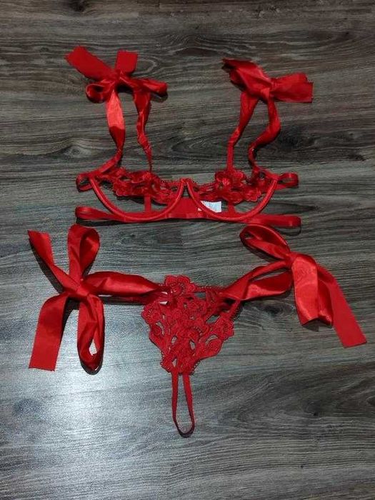 Шикарний сексуальний комплект бюстгальтер і трусики
