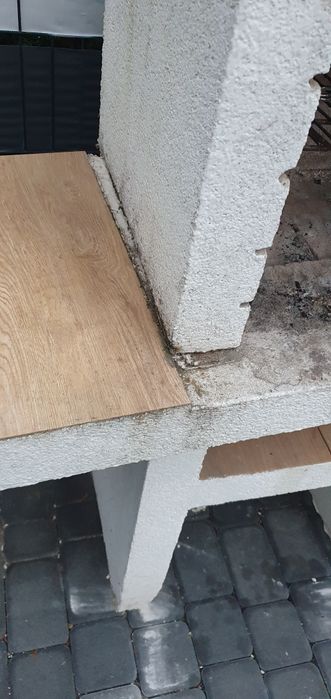 Grill ogrodowy uszkodzony