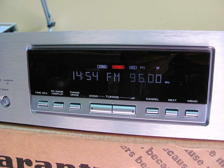 Tuner Marantz ST6001