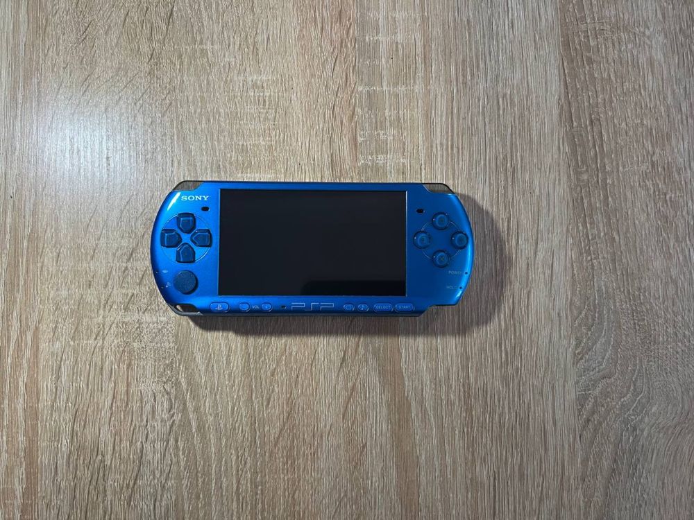 Продам PSP 3004 Blue в хорошому стані