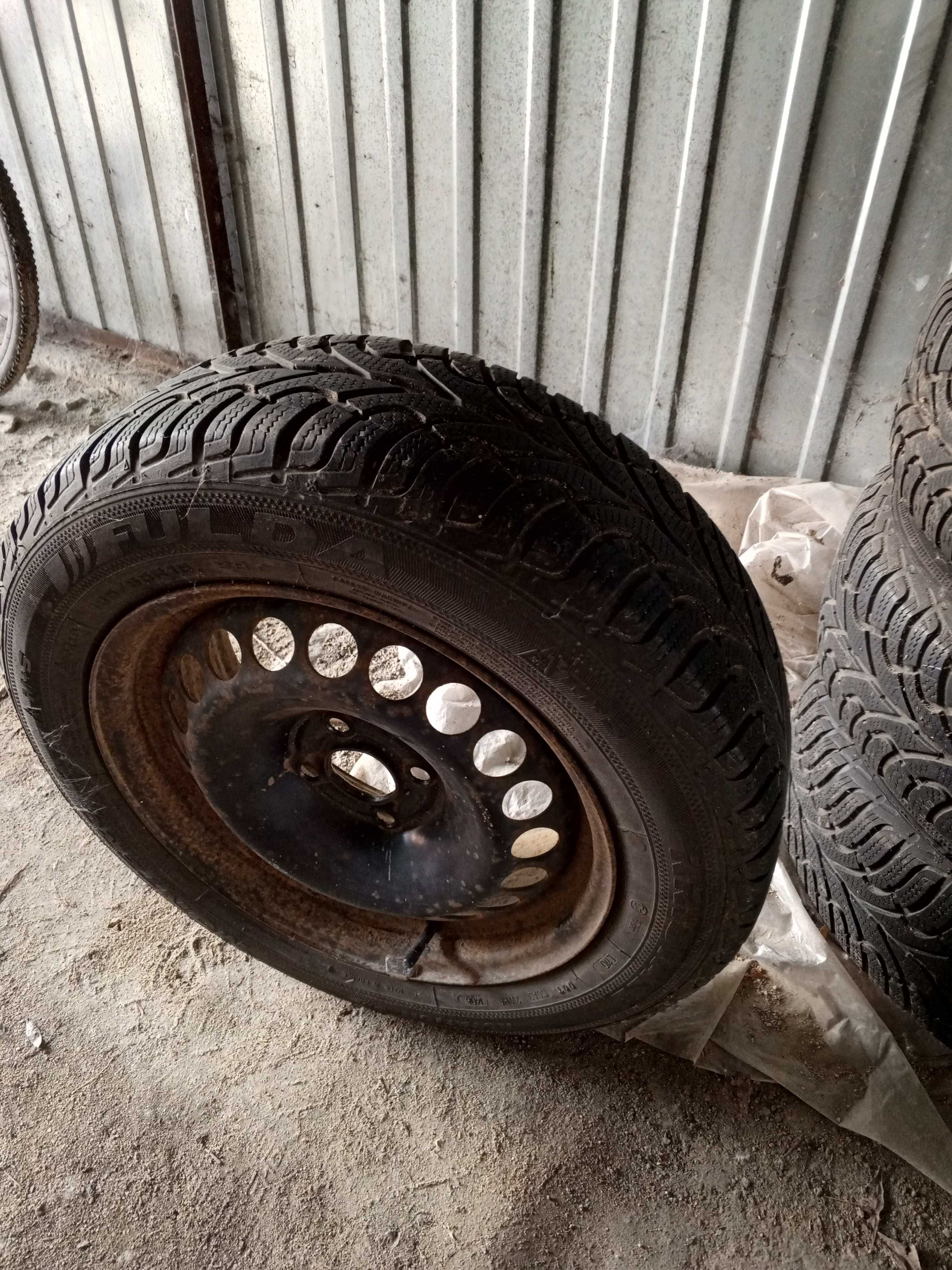 Opony zimowe 185/65 R15