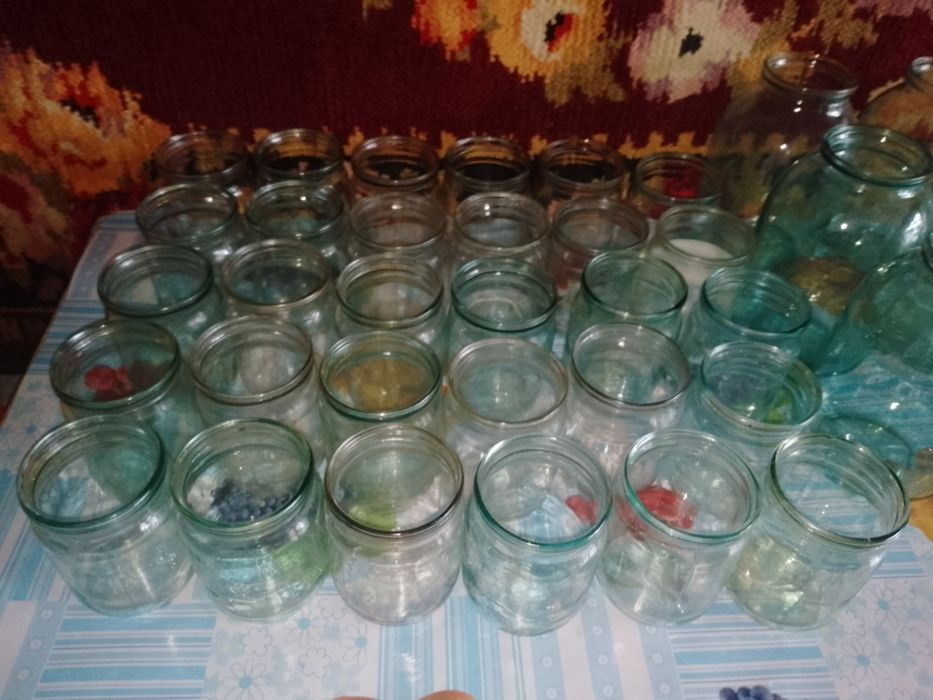 Продаються банки виробництва СРСР, 0,5л, банки що закручуються.