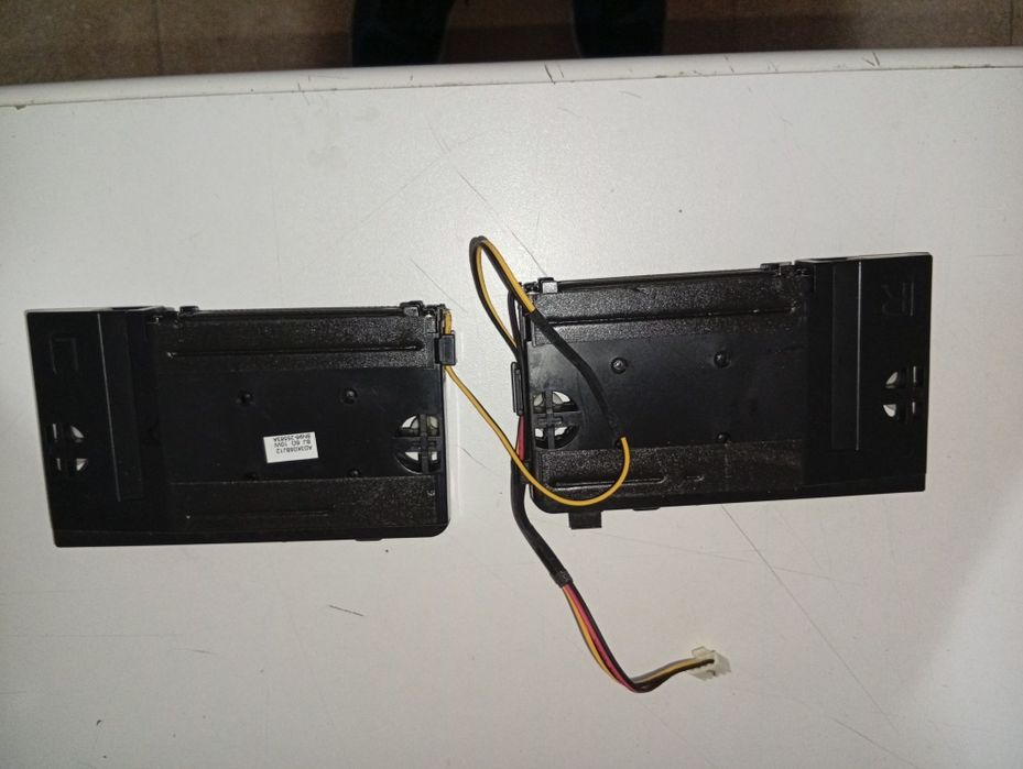 Colunas TV Samsung 32 polegadas