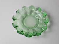 Zielona popielniczka kryształ szkło barwione zielone