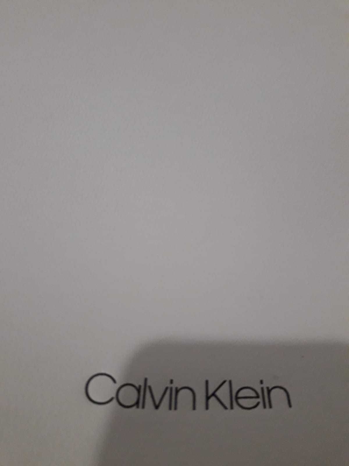 Mala de senhora Calvin Klein como nova