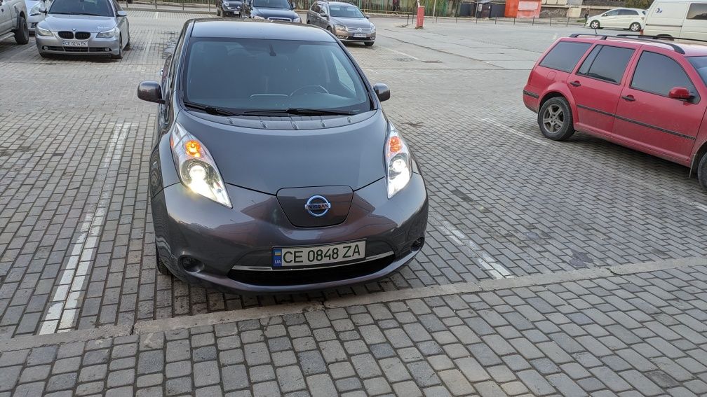 Nissan leaf у доброму технічному стані