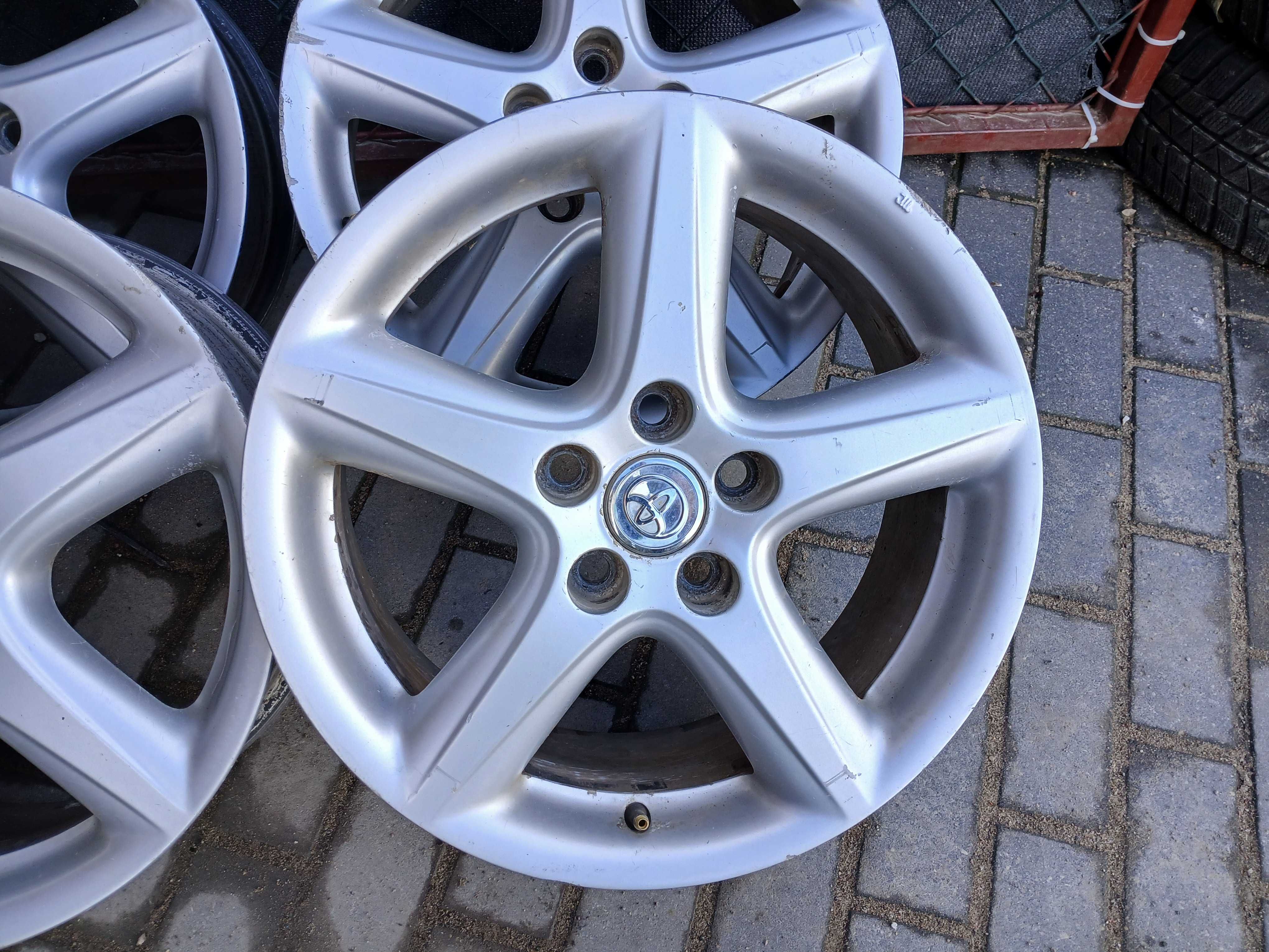 4x felgi alu 17 5x114,3 Toyota Auris Avensis 3 Camry C-hr Rav4 Corolla