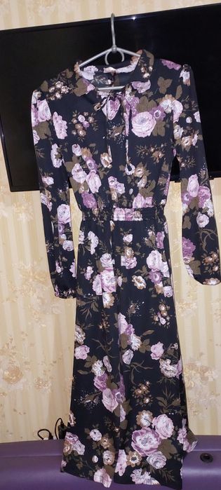 Жіноче вечірнє плаття в розмірі с-м