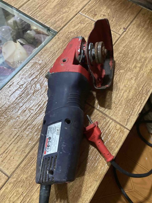 Продам болгарку 125.