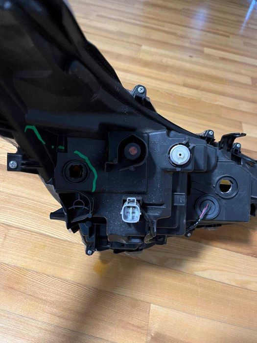 Фара Toyota Corolla 2020-2021 передня ліва