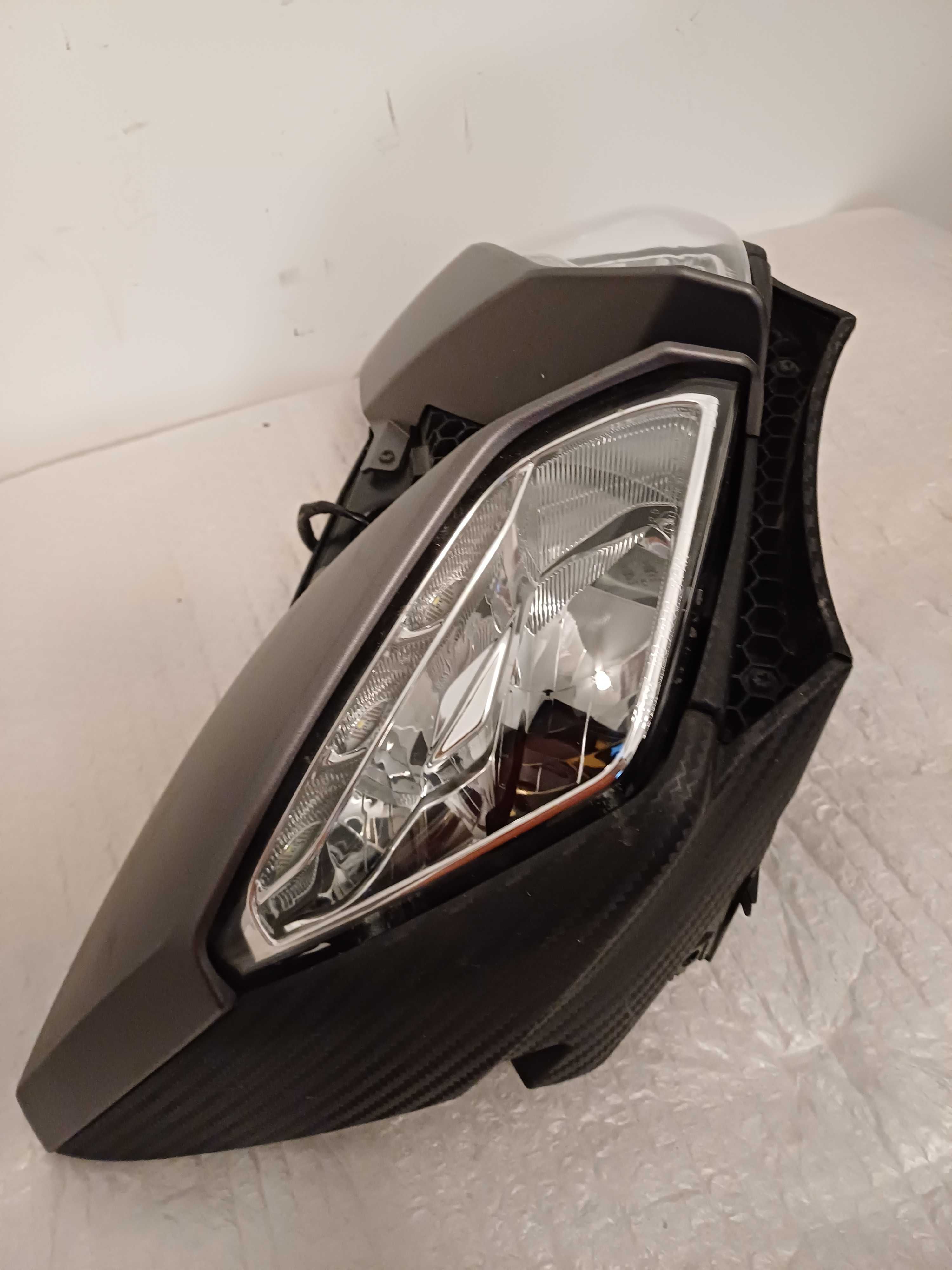 Reflektor Yamaha MT09  Lampa