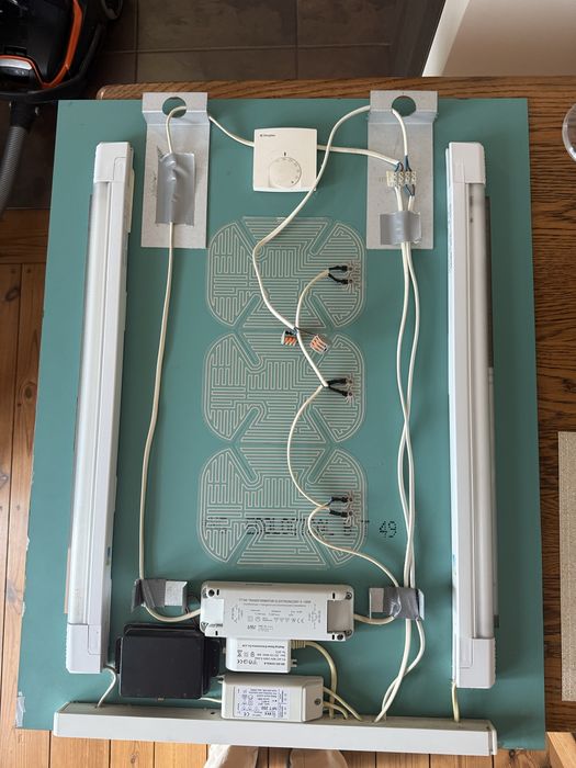 Lustro łazienkowe, podświetlane, podgrzewane z zegarkiem 60/80 cm