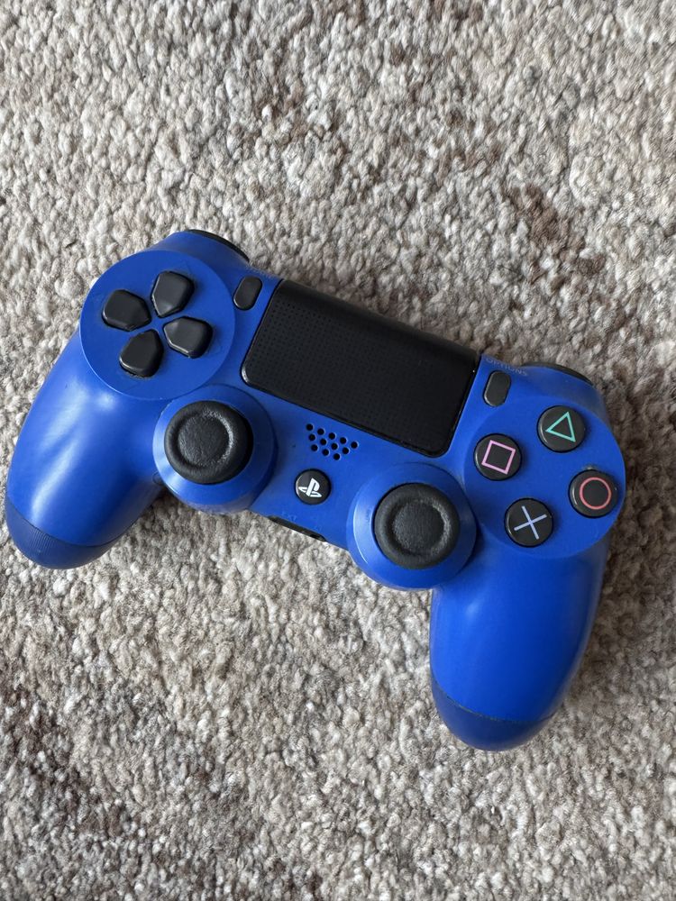 Sprzedam PS4 z  gra Red Dead Redemption 2