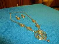 Новое ожерелье и сережки набор под золото колье пусеты