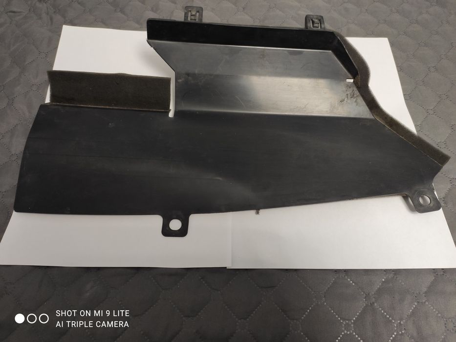 Nissan Leaf II uszczelka chłodnicy, lewa, wlot kierownica powietrza