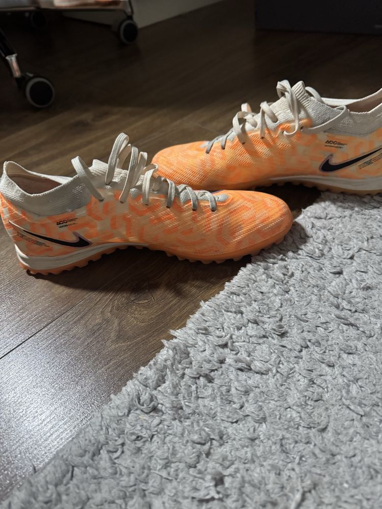 Сороконіжки Nike