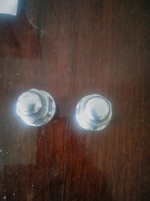 Продам колесные гайки  на тойота C-HR