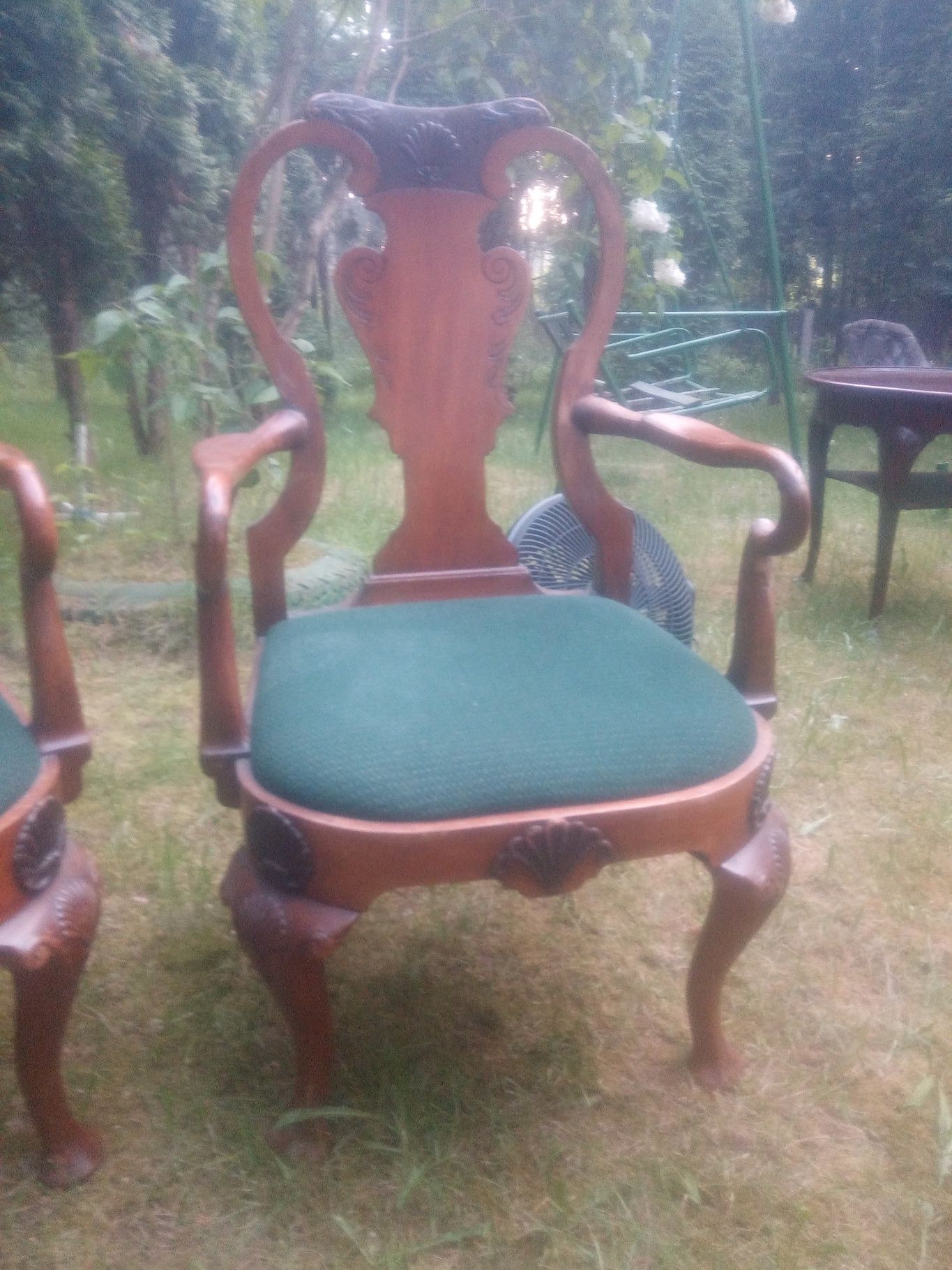 Zabytkowy zestawn mebli . Sofa, fotele  i stolik
