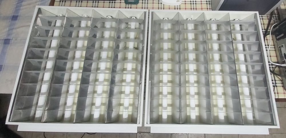 Calhas / Armaduras de Iluminação