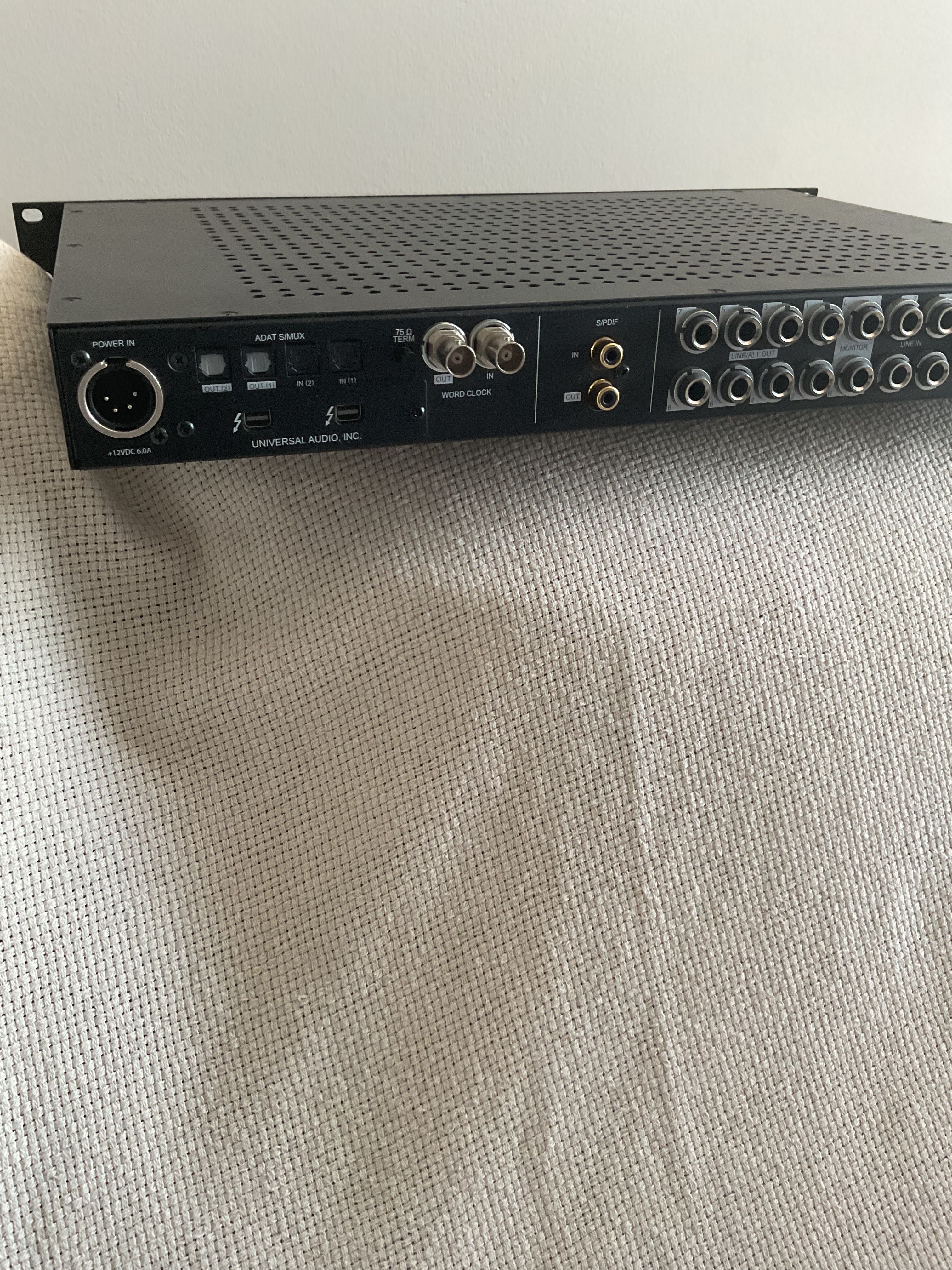 UAD Apollo 8 DUO – profesjonalny interfejs audio Thunderbolt
