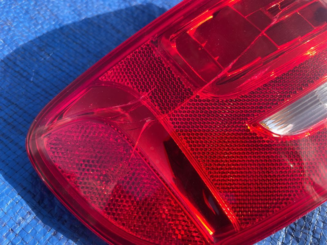 Audi A4 B8 Lampa Lewa Tył Tylna Led Kombi Avant 8kb