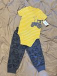 Костюм Carters 24m
