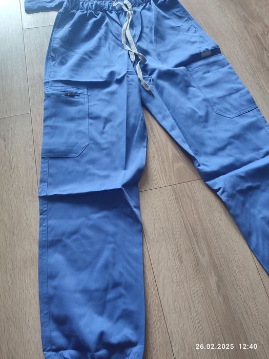 Nowy niebieski mundurek medyczny rozmiar S