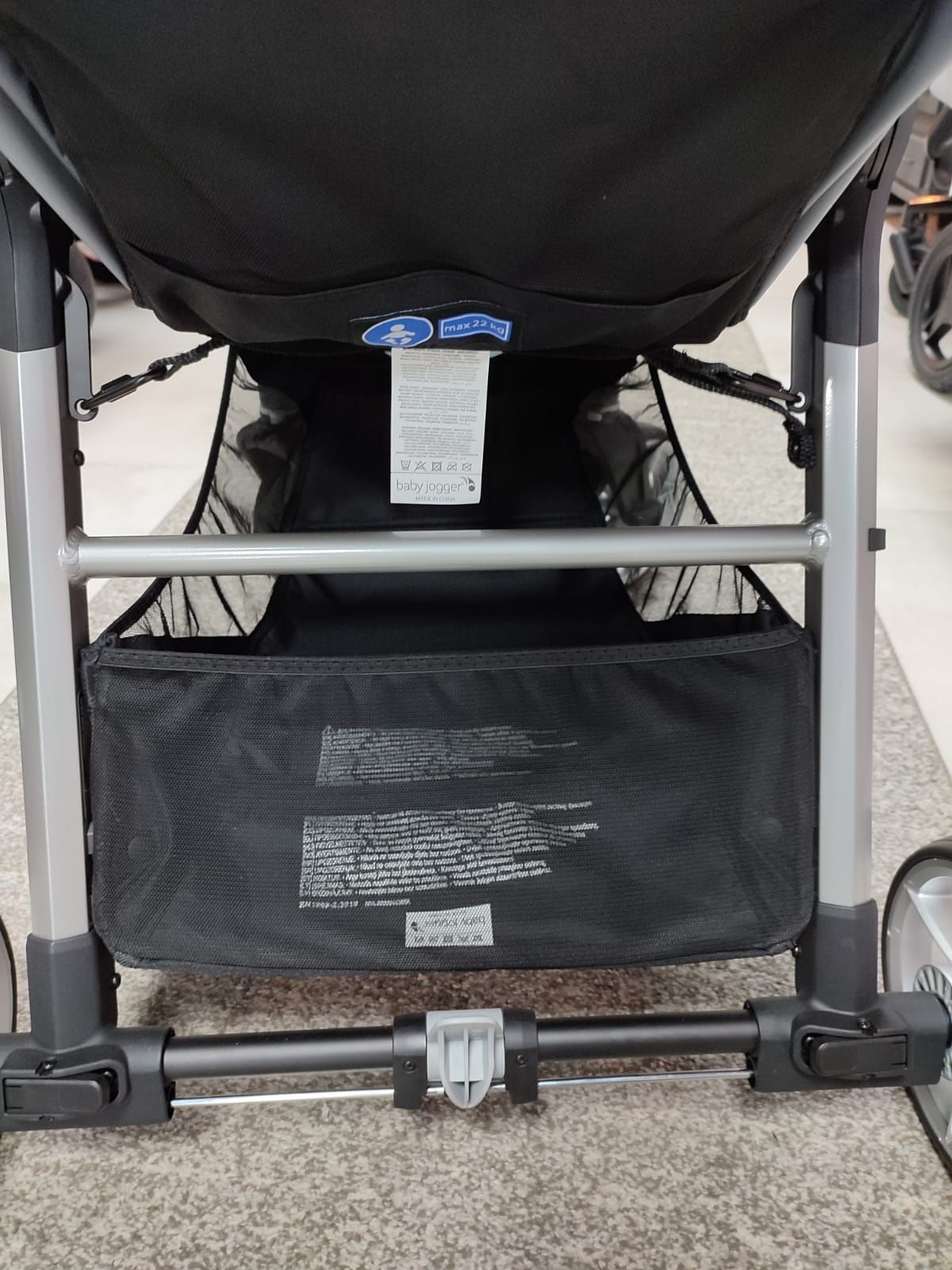 NOWY Baby Jogger City Mini 2 4W z pałąkiem.